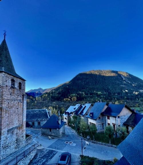 Muntanyo Luxury Lodge Con Sauna, Parking Y Guardaesquis En Ruda Tredós Zewnętrze zdjęcie